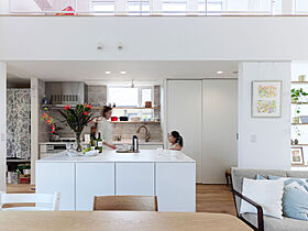 株式会社タイコーアーキテクトの施工事例「勾配天井で高天井とロフトを実現した住宅」の画像2