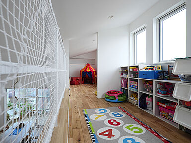 株式会社タイコーアーキテクトの施工事例「勾配天井で高天井とロフトを実現した住宅」の画像4