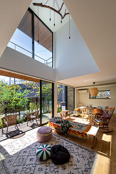 株式会社タイコーアーキテクトの施工事例「アウトドアリビングで自然と暮らす!山の見えるオシャレな庭付きパッシブデザイン住宅」の画像2