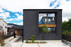 株式会社タイコーアーキテクトの施工事例「借景が素晴らしい!木の風合いを活かしたパッシブデザインハウス」の画像1