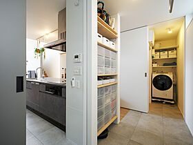 株式会社タイコーアーキテクトの施工事例「ほとんど平屋でパッシブ設計!中庭のある完全分離型二世帯住宅」の画像6