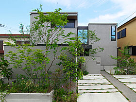 株式会社タイコーアーキテクトの施工事例「南北に庭を配置し「中間領域」が心地よさをつくる南向きパッシブデザインハウス」のメイン画像