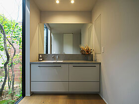 株式会社タイコーアーキテクトの施工事例「南北に庭を配置し「中間領域」が心地よさをつくる南向きパッシブデザインハウス」の画像7