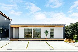 【アキュラホーム 春日部展示場】@ララガーデン春日部そば 土間・中庭のあるモデルハウスの施工事例「ぐるぐる回遊動線で家事ラクな平屋」の画像