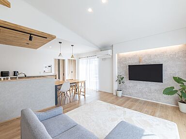 株式会社東海住宅 エンジョイホームの施工事例「【東海村】ナチュラルスタイル|ゆるやかな片流れ屋根と丸窓がかわいい平屋」の画像2