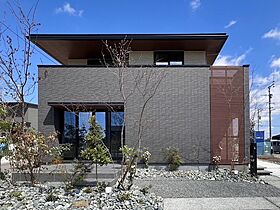 東宝ホーム株式会社 熊本支店の施工事例「重厚感とナチュラルデザインを兼ね備えた邸宅」のメイン画像