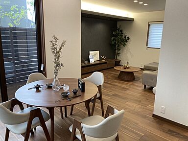 東宝ホーム株式会社 熊本支店の施工事例「コルーチェタウン白藤5号地モデルハウス」の画像2