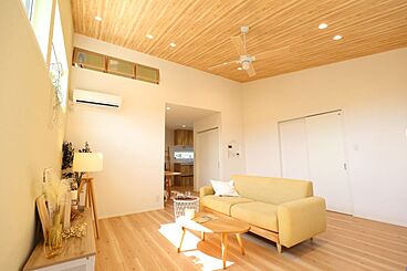 重松建設株式会社の施工事例「2階リビングと3階和室の5LDKのおうち」の画像