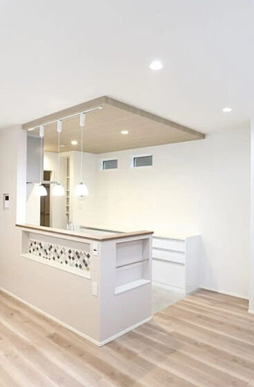 重松建設株式会社の施工事例「タイル使いがかわいい2LDKの平屋」の画像