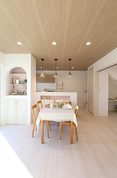 重松建設株式会社の施工事例「木目天井が心地いい、1階完結型のお家」の画像