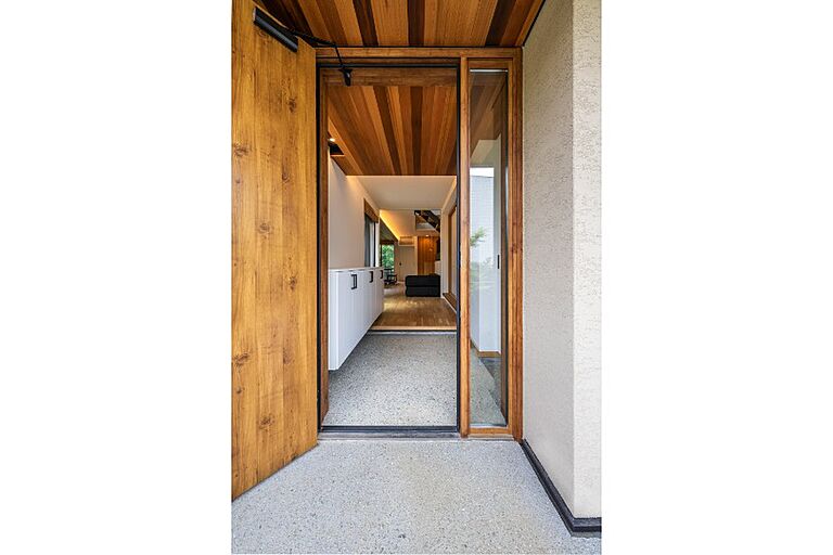 株式会社 伊田工務店の公式画像_玄関6