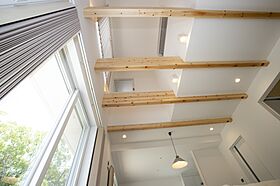 株式会社フラットホームの施工事例「吹き抜けリビングが主役の家」の画像1