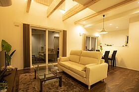 株式会社フラットホームの施工事例「吹き抜けリビングが主役の家」の画像2