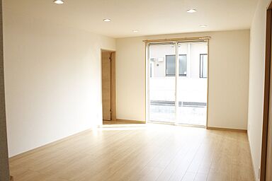 株式会社フラットホームの施工事例「スタイリッシュかつスタンダートデザインの平屋の家」の画像2