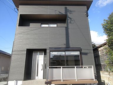 株式会社フラットホームの施工事例「20代ご夫婦の想いが詰まった収納力抜群の家」の画像1