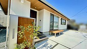 株式会社フラットホームの施工事例「水平ラインの直線が美しい平屋の家」のメイン画像