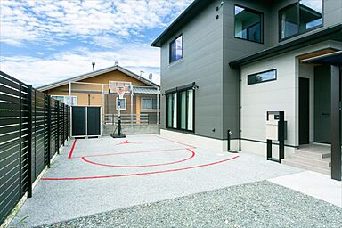 株式会社Lib Work 大分店の施工事例「洗練されたデザイン、かつ家事がラクな「ホテルライクな家」」の画像2