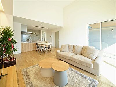 カフェスタイルのリビング 株式会社Lib Work 大分店の事例画像