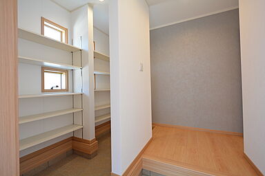 内藤ホームの施工事例「緑と木格子の平屋」の画像1