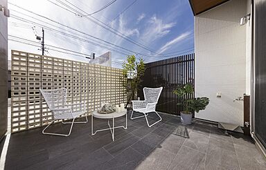 内藤ホームの施工事例「家族が”楽しい”に出会う大空間LDK 耐震住宅テクノストラクチャー」の画像4