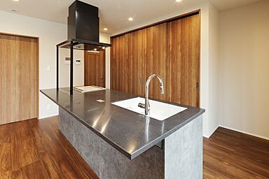 内藤ホームの施工事例「平屋風2階建ての家 耐震住宅テクノストラクチャー」の画像4