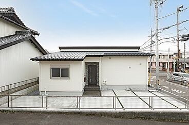 内藤ホームの施工事例「ホワイトが映える平屋 耐震住宅テクノストラクチャー」の画像