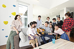 白馬建設株式会社 浦和営業所の施工事例「人でにぎわう家」の画像