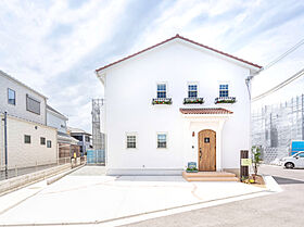 はなまるの家の施工事例「暮らしやすさと可愛いを叶える真っ白な漆喰のお家 和歌山県和歌山市」のメイン画像