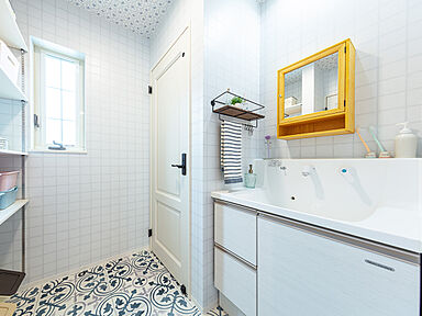 はなまるの家の施工事例「暮らしやすさと可愛いを叶える真っ白な漆喰のお家 和歌山県和歌山市」の画像4