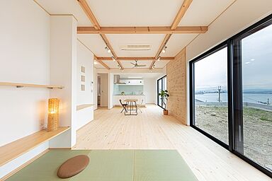 はなまるの家の施工事例「コンパクトなガレージ付き平屋の家」の画像