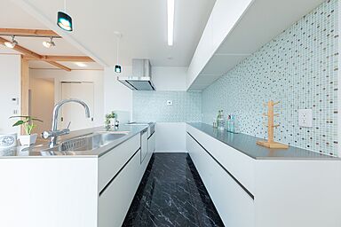 はなまるの家の施工事例「コンパクトなガレージ付き平屋の家」の画像2