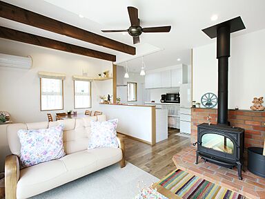 倉敷ハウジング株式会社の施工事例「薪ストーブのある平屋」の画像1