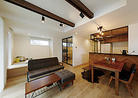 株式会社アイ工務店 埼玉支店の施工事例「S様邸 広々玄関、大型WICを実現したオールドアメリカンスタイルの家」のメイン画像