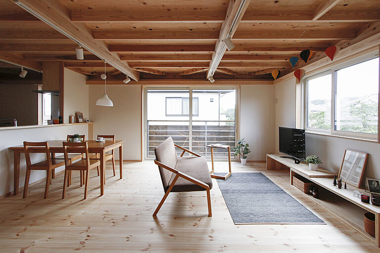 永く大切に住み続けられる木の家をつくる、東村山市の地域工務店 相羽建設株式会社の公式画像_リビング2