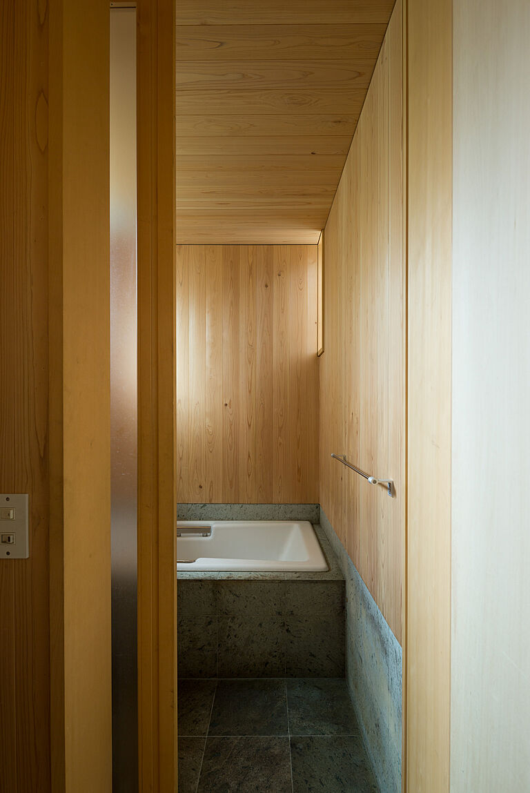 永く大切に住み続けられる木の家をつくる、東村山市の地域工務店 相羽建設株式会社の公式画像_風呂7