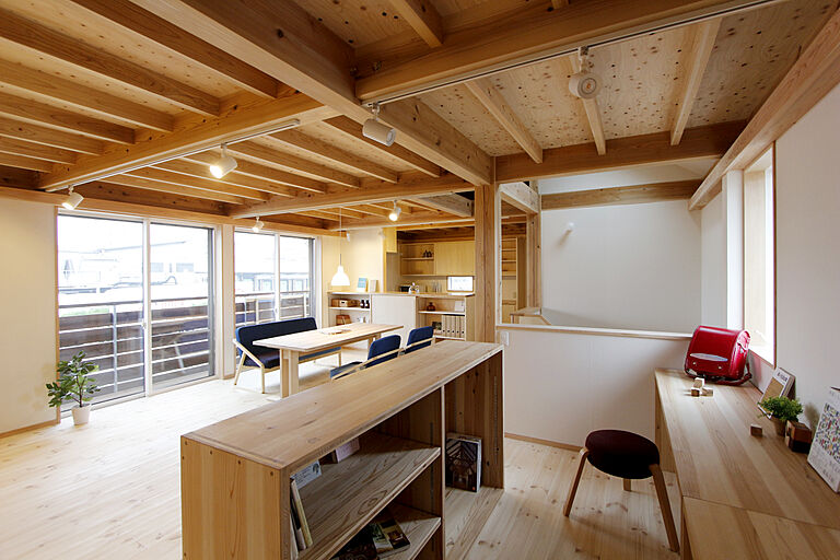 永く大切に住み続けられる木の家をつくる、東村山市の地域工務店 相羽建設株式会社の公式画像_リビング4