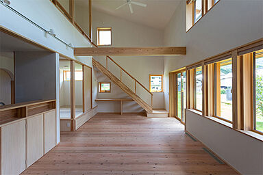 株式会社 大市住宅産業の施工事例「【高気密高断熱/吹き抜け/回遊同線/丹波篠山市】光と空気がまわる家」の画像1