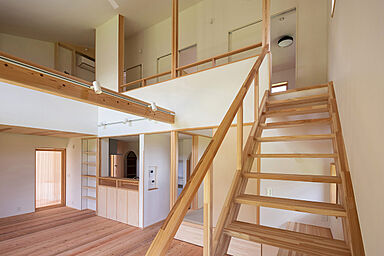 株式会社 大市住宅産業の施工事例「【高気密高断熱/吹き抜け/回遊同線/丹波篠山市】光と空気がまわる家」の画像5