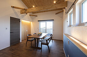 だいこうホームの施工事例「【2階建て】大きな下屋のあるナチュラルな家」の画像6