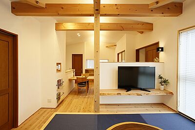 木の家スタイルのリビング SAWAMURA建築設計 敦賀スタジオの事例画像