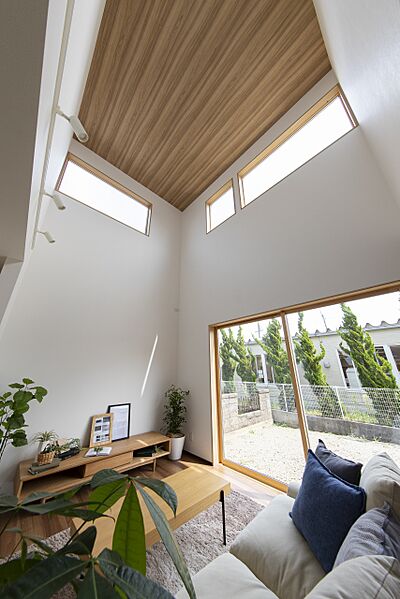 シンプルモダンスタイルのリビング SAWAMURA建築設計 敦賀スタジオの事例画像