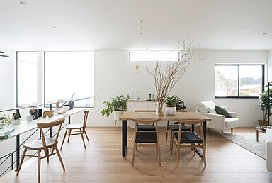 SAWAMURA建築設計 敦賀スタジオの施工事例「大開口によって開放感あるレストラン併用住宅【滋賀県高島市】」の画像1