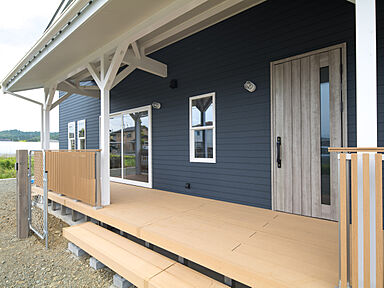 SAWAMURA建築設計 高島スタジオの施工事例「爽やかな風や光と暮らす、カリフォルニアスタイルの家【滋賀県高島市】」の画像2