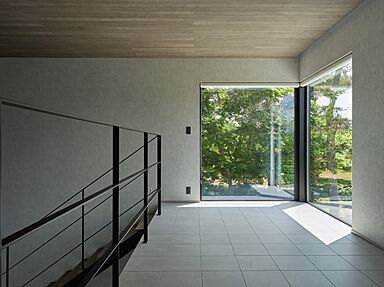 SAWAMURA建築設計 高島スタジオの施工事例「ホテルライクなプール付き別荘【滋賀県高島市】」の画像4