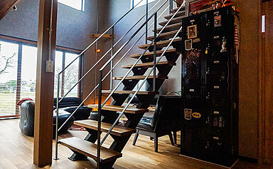 ワイケイホーム株式会社の施工事例「暮らしを楽しむオールドアメリカンスタイルの家」の画像2