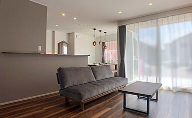 ワイケイホーム株式会社の施工事例「空間を無駄なく使う、子育てと趣味を両立して楽しめる家」の画像