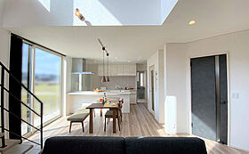 ワイケイホーム株式会社の施工事例「居心地と開放感を追求した、家事楽動線のある家」のメイン画像