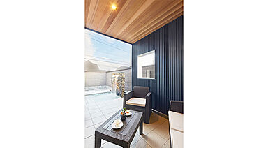 ワイケイホーム株式会社の施工事例「吹抜けが光を、壁泉が癒しを創造する家」の画像5