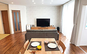 ワイケイホーム株式会社の施工事例「すっきりとした暮らしを実現。ゆとりを生む、たっぷり収納の家」の画像2