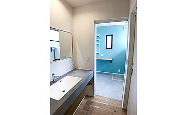 ワイケイホーム株式会社の施工事例「家事ラク動線最優先でも、遊び心が光る家」の画像4